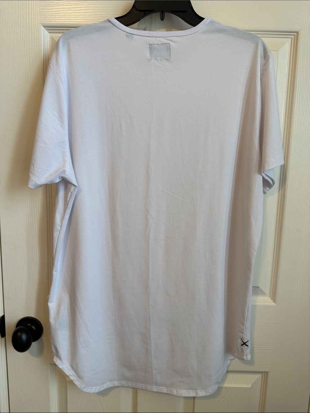 Cuts Elongated Mens tee - Picture 2 of 3